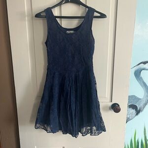 Chic Navy Floral Lace Mini Dress